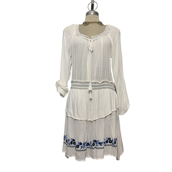 - *NEW* HYPE Gorgeous Summer Embroidery Dress Size M - Picture 10 of 15
